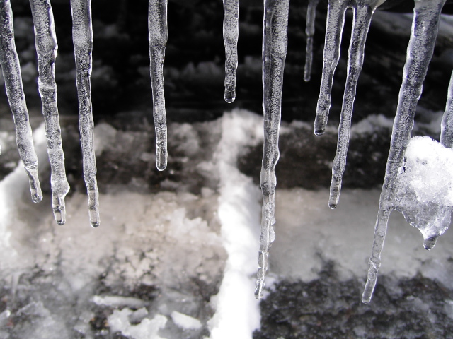Icicle curtain