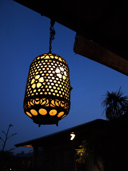 Hanging lantern